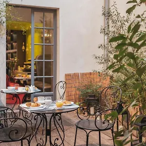 Le Petit Otel